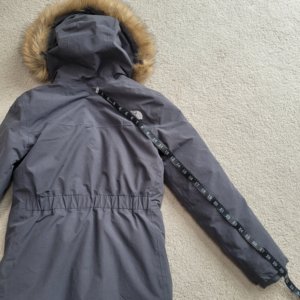 Like New The North Face Women’s 550 Down Arctic Parka Waterproof Jacket Gray S - Picture 15 of 15